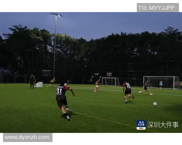 深圳足球队以95分稳居锦标赛积分榜首位争夺冠军在望