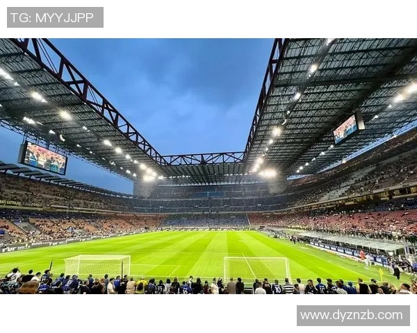 足球明星的荣耀与挑战：他们如何在绿茵场上书写传奇人生